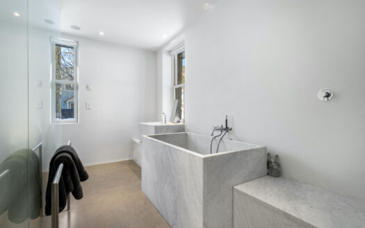 E 404 Columbia Avenue