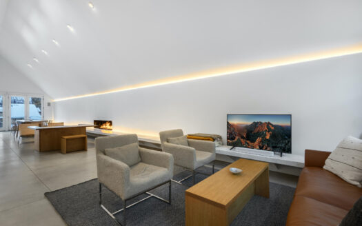 E 404 Columbia Avenue