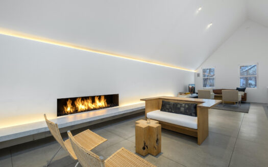 E 404 Columbia Avenue