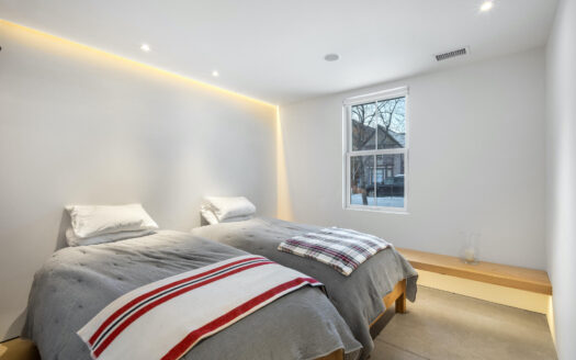 E 404 Columbia Avenue