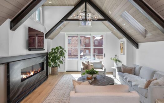 W 546 Pacific Avenue