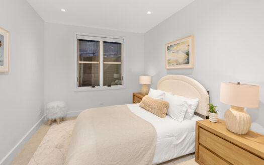 W 546 Pacific Avenue