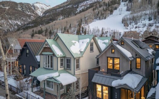 W 546 Pacific Avenue