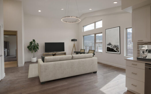 193 Riverfront Lane #200