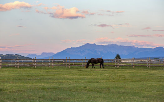 1789 County Road 44Z S