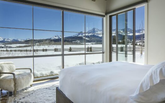 1050 / 973 Posey Road