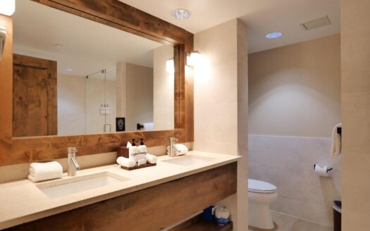 136 Country Club Drive 635 & 637