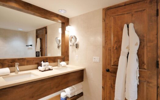 136 Country Club Drive 635 & 637