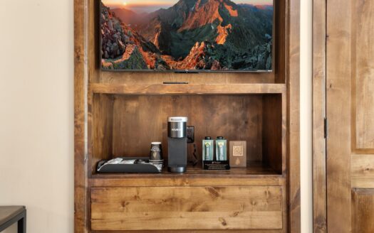 136 Country Club Drive 333