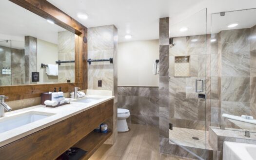 136 Country Club Drive 439