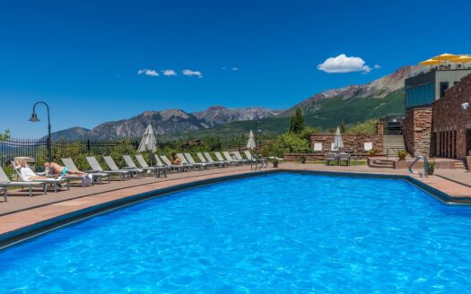 136 Country Club Drive 439