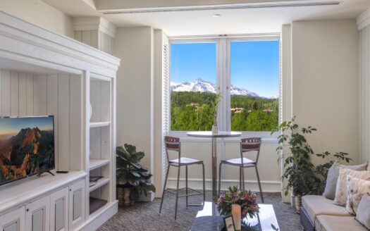 136 Country Club Drive 439