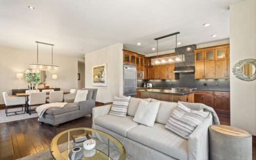 136 San Joaquin Road D201