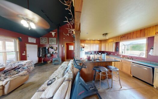 8325 County Rd M44