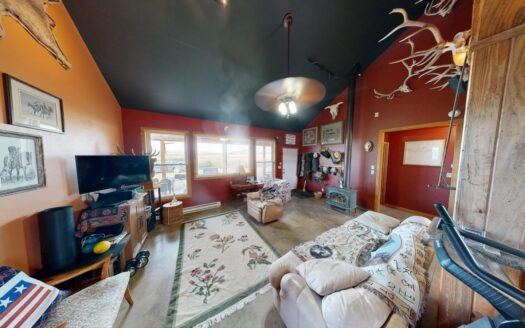8325 County Rd M44