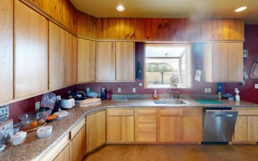 8325 County Rd M44