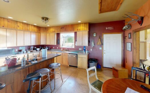 8325 County Rd M44