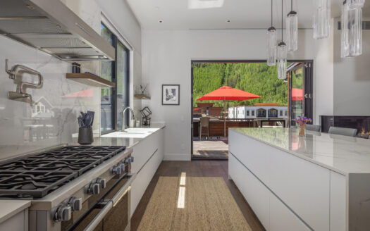 E 126 Colorado Avenue 126R