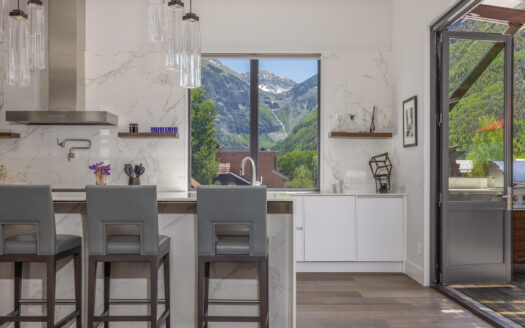 E 126 Colorado Avenue 126R