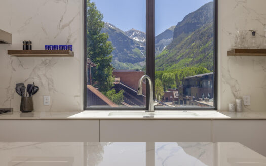 E 126 Colorado Avenue 126R