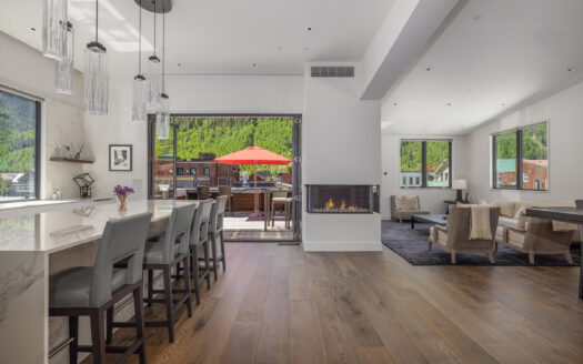 E 126 Colorado Avenue 126R