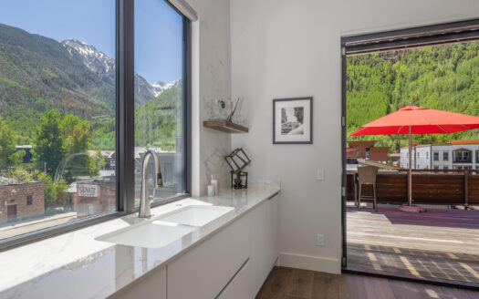 E 126 Colorado Avenue 126R