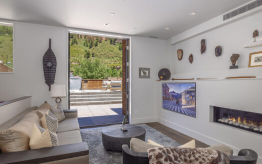 E 126 Colorado Avenue 126R