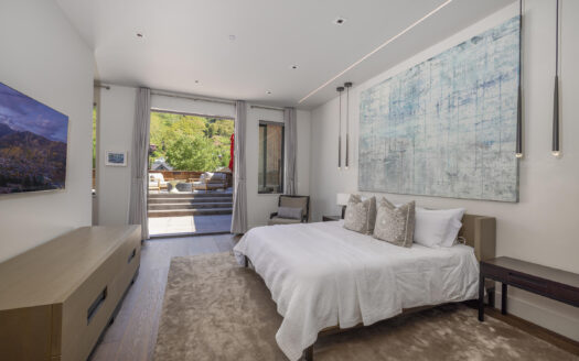 E 126 Colorado Avenue 126R