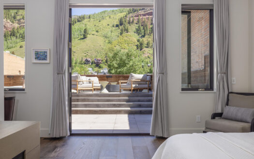 E 126 Colorado Avenue 126R