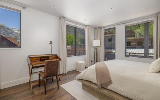 E 126 Colorado Avenue 126R