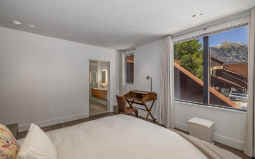 E 126 Colorado Avenue 126R