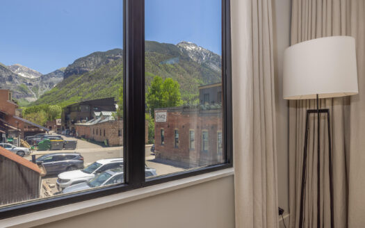 E 126 Colorado Avenue 126R