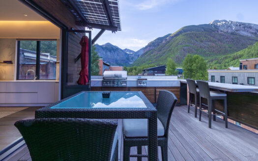 E 126 Colorado Avenue 126R