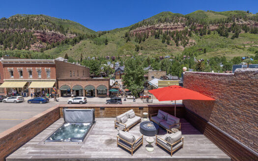 E 126 Colorado Avenue 126R