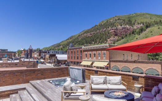 E 126 Colorado Avenue 126R