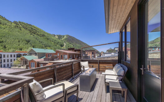 E 126 Colorado Avenue 126R