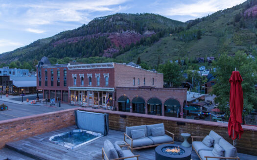 E 126 Colorado Avenue 126R