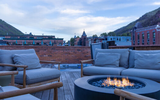 E 126 Colorado Avenue 126R