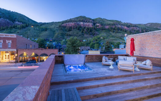 E 126 Colorado Avenue 126R