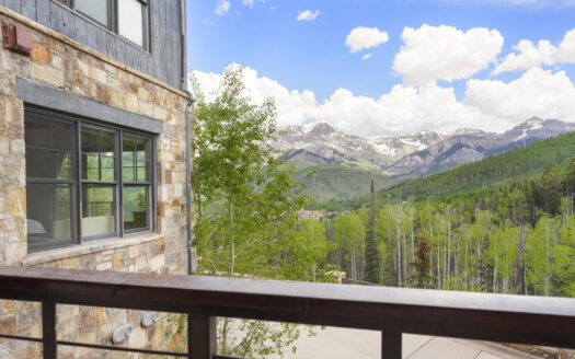 136 San Joaquin Road B201