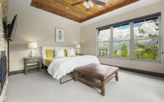 136 San Joaquin Road B201