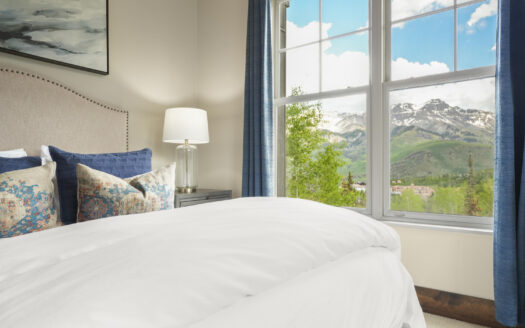 136 San Joaquin Road B201