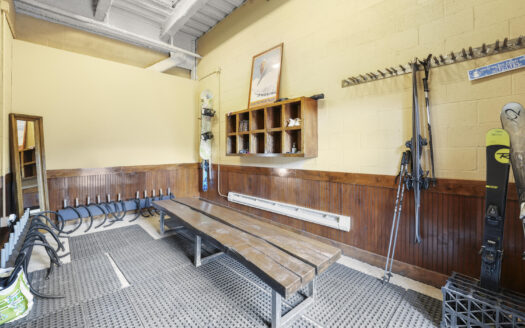 136 San Joaquin Road B201