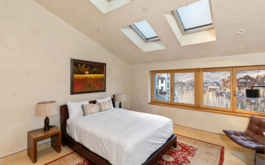 136 Country Club Drive 851