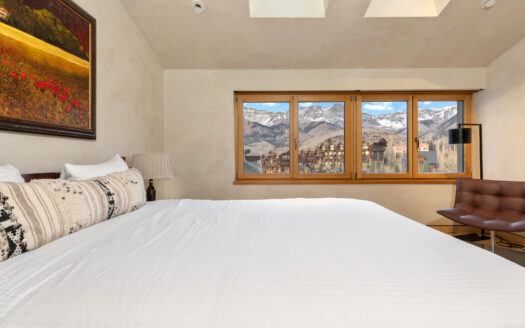 136 Country Club Drive 851