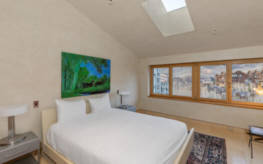 136 Country Club Drive 851