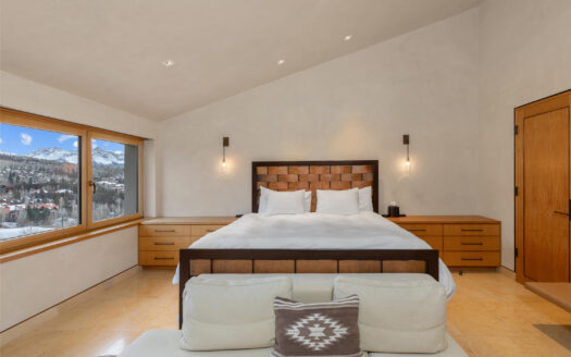 136 Country Club Drive 851