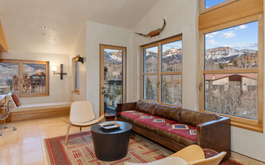 136 Country Club Drive 851