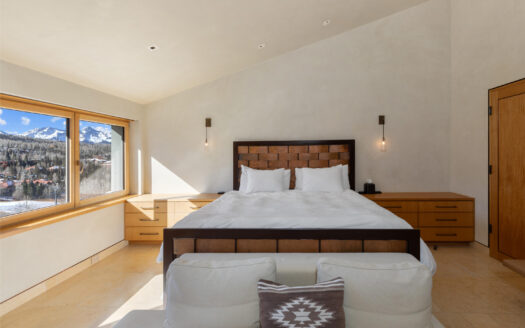 136 Country Club Drive 851