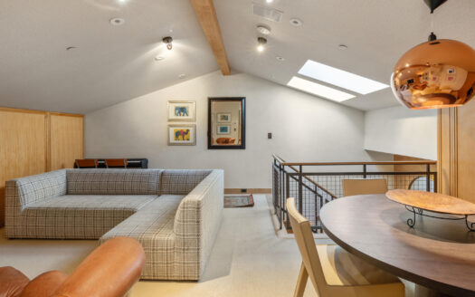 136 Country Club Drive 851